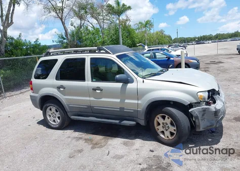 2005 Ford Escape Xlt from USA, damaged, VIN 1FMYU03165KB42372